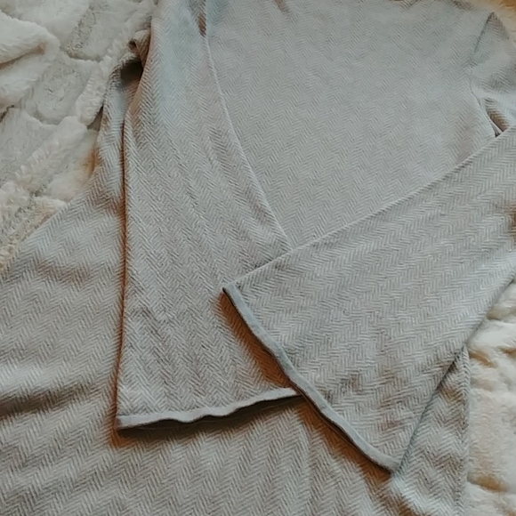 Lauren Ralph Lauren sweater dress with bell sleeve - Picture 10 of 10